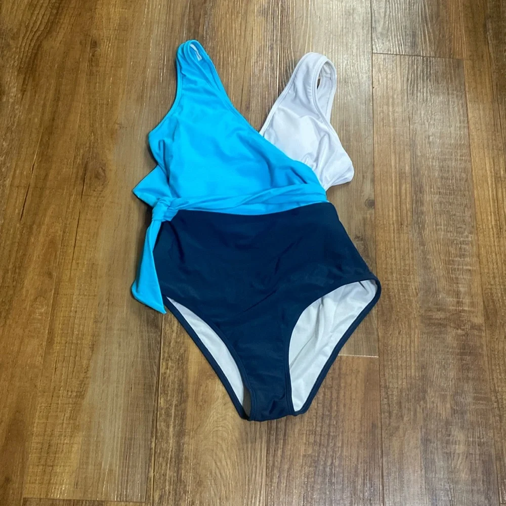 Cupshe Blue & white Color Block v neck one piece Swimsuit size Large - Picture 3 of 9